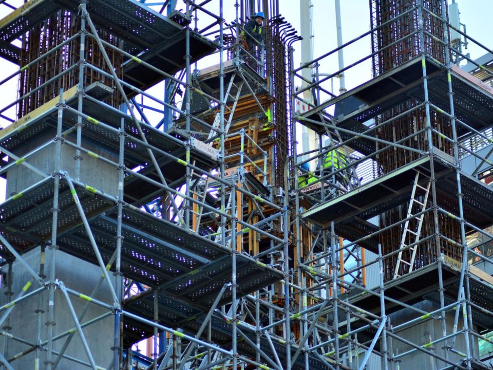 Modular vs Tubular Scaffolding (1)